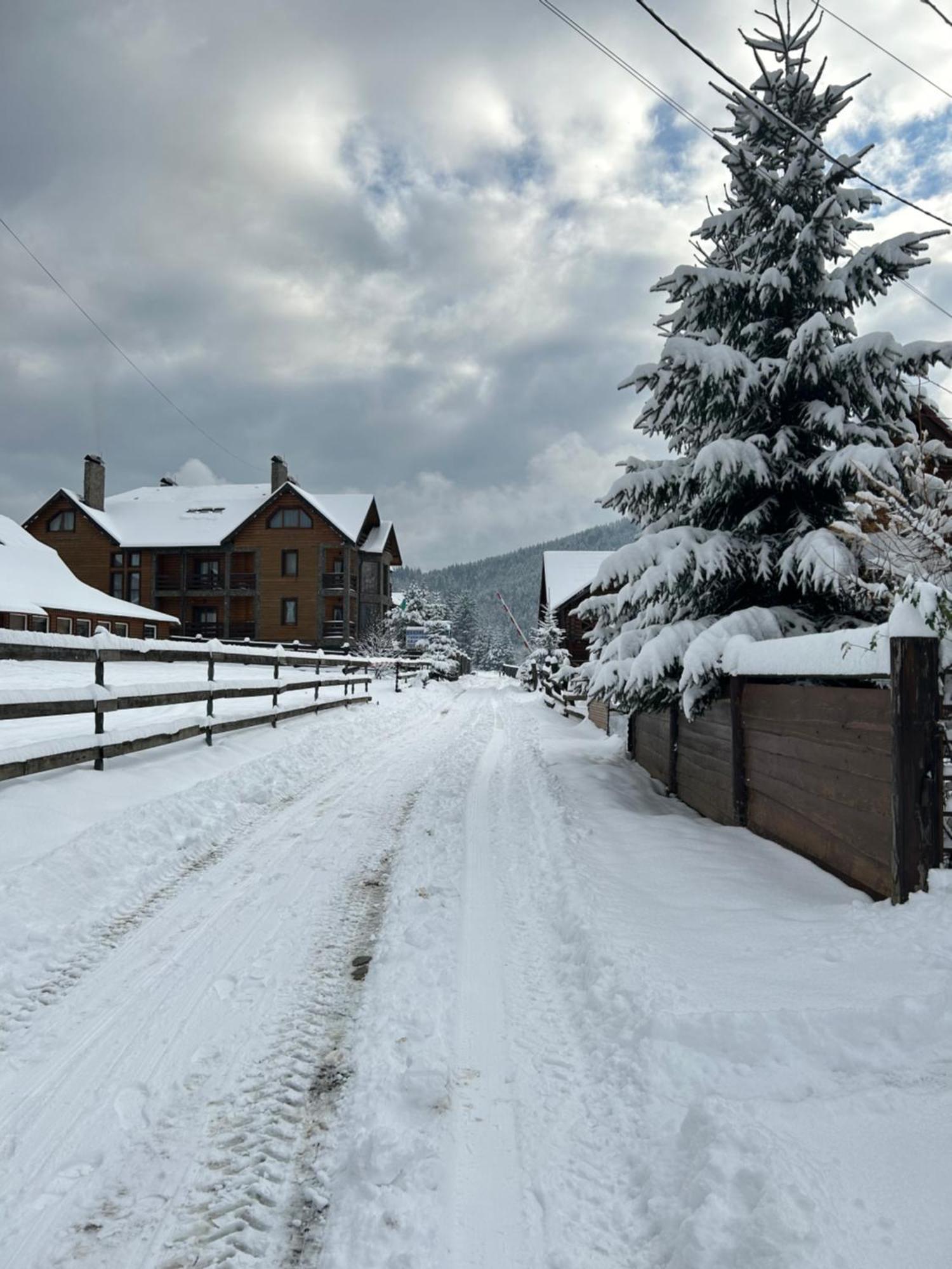 Guest House Kaspiy Bukovel Exterior foto