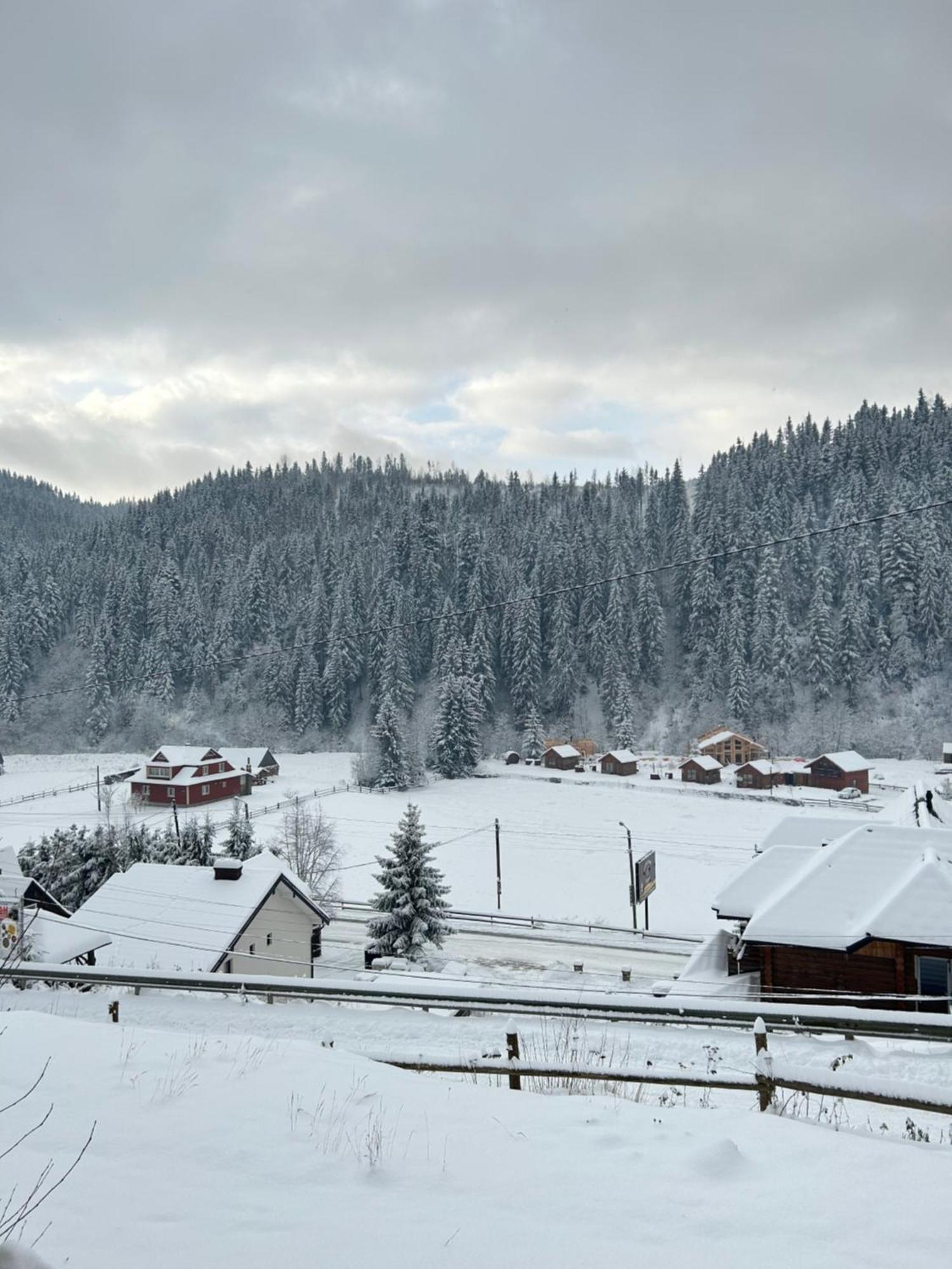 Guest House Kaspiy Bukovel Exterior foto